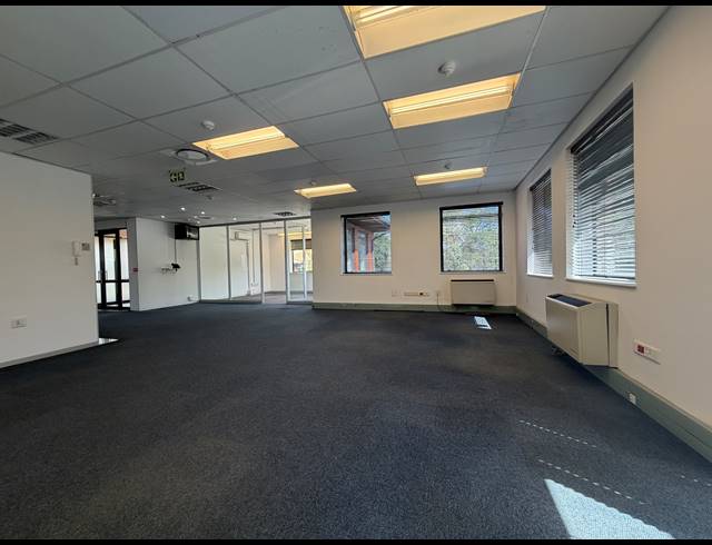 260M² OFFICE TO LET IN BEDFORDVIEW